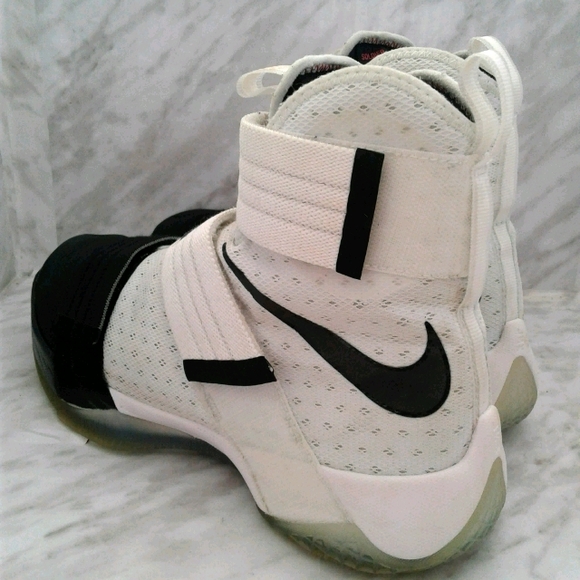 Nike LEBRON SOLDIER 10 SFG king James Black Toe - Picture 4 of 7